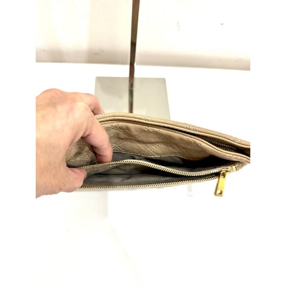 Marc Jacobs Quilted Calfskin Leather Wristlet Bag Beige Women's Compact - Picture 5 of 14